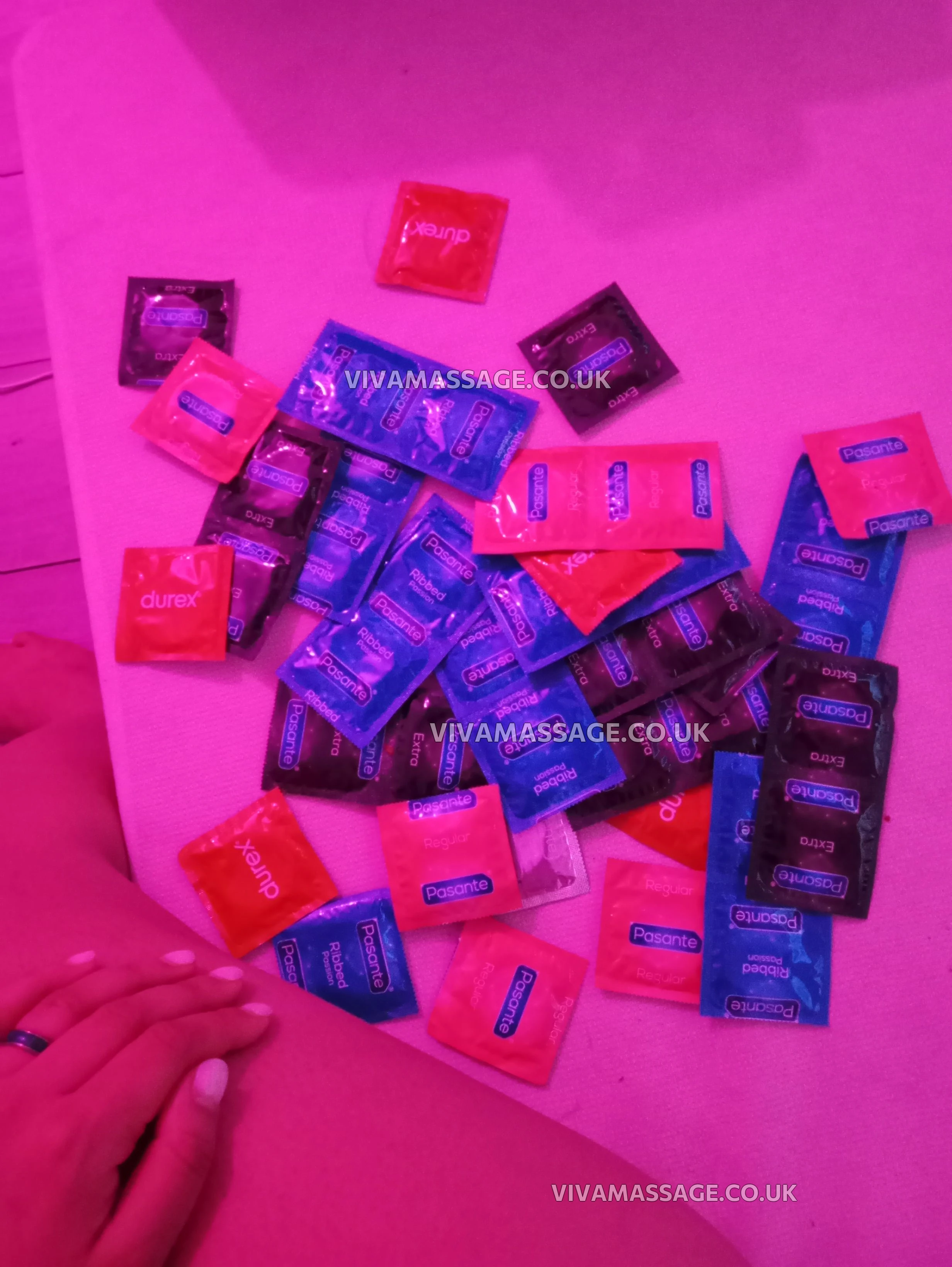 Photo 13 of zarakhan33