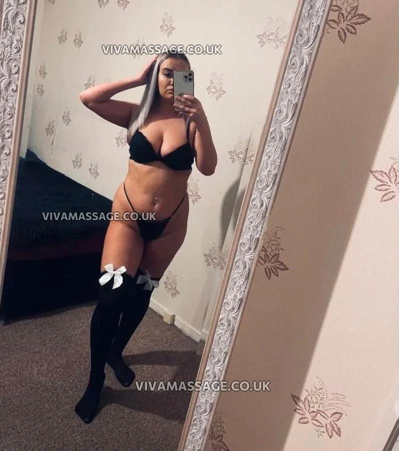 Photo 15 of Amira1428@