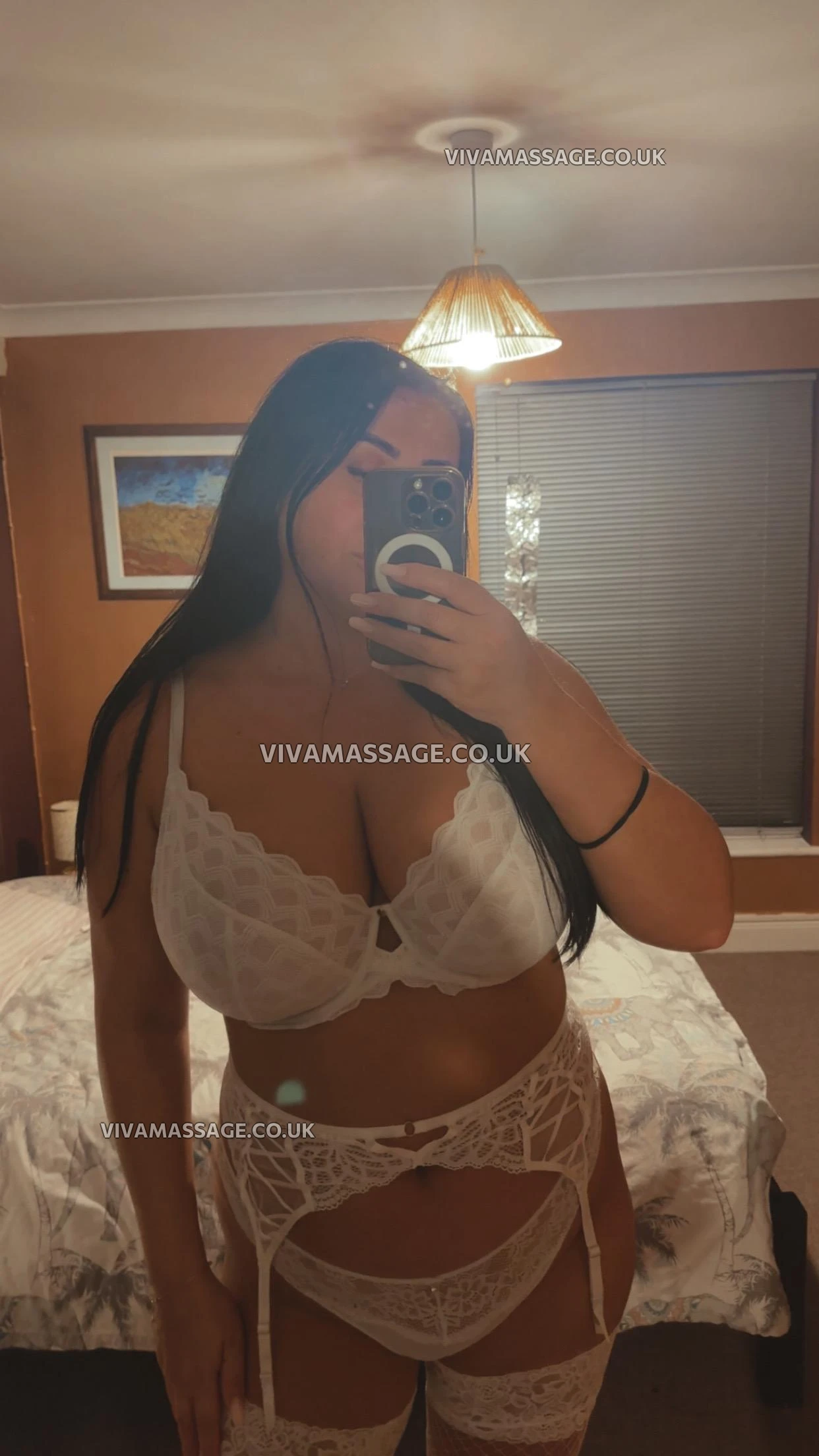 Photo 3 of Hot Annabelle