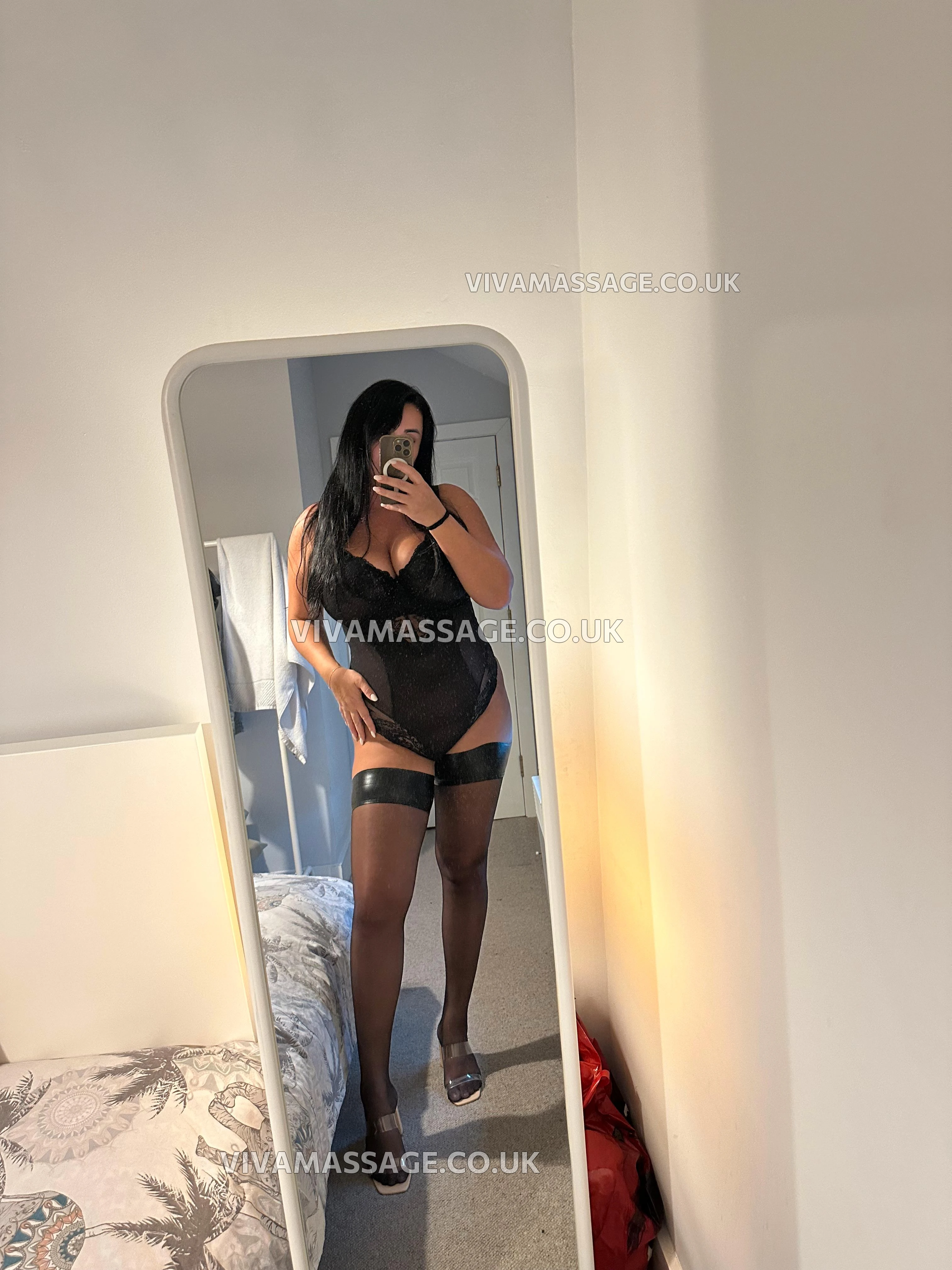 Photo 27 of Hot Annabelle