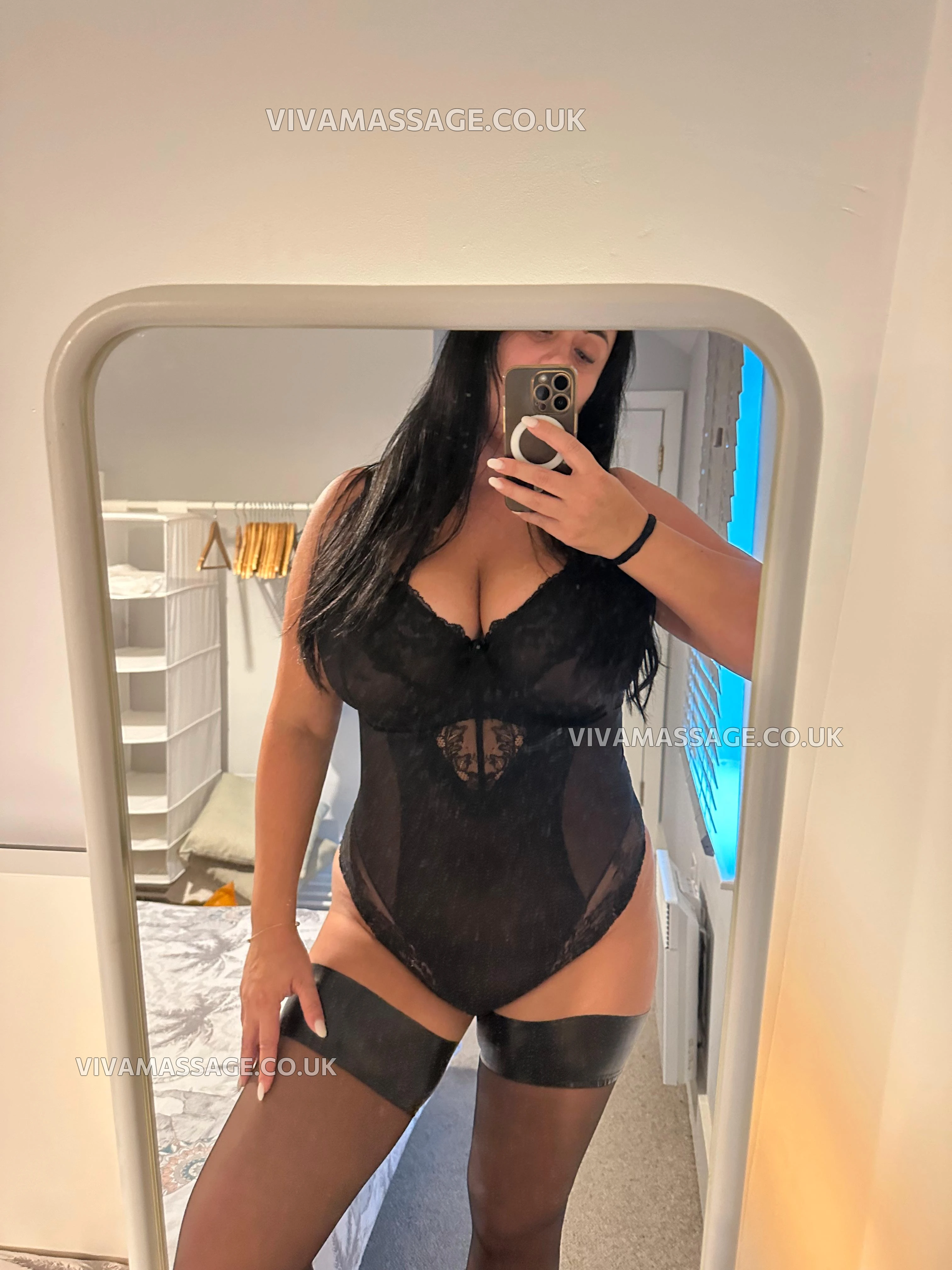 Photo 18 of Hot Annabelle