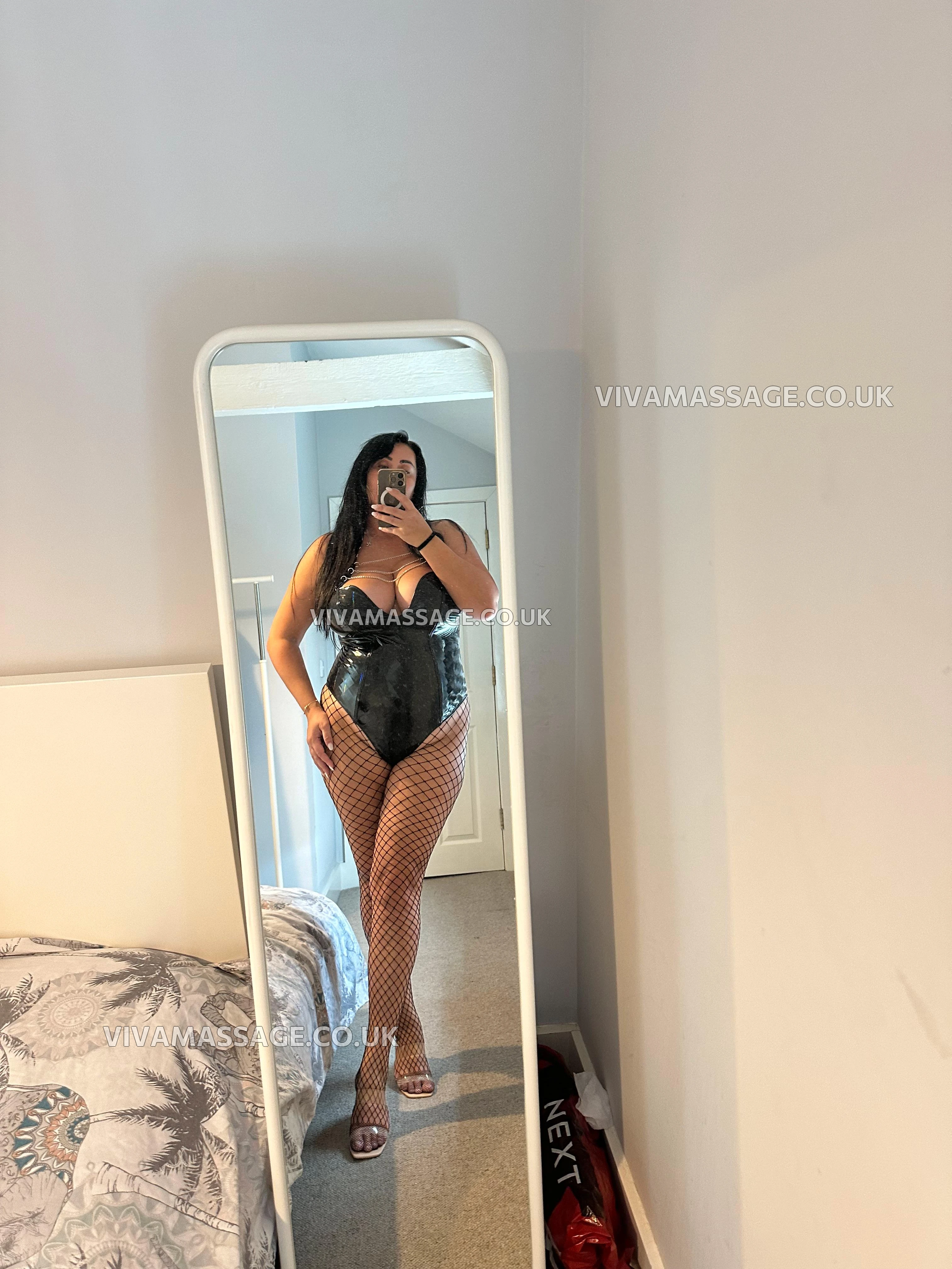 Photo 32 of Hot Annabelle