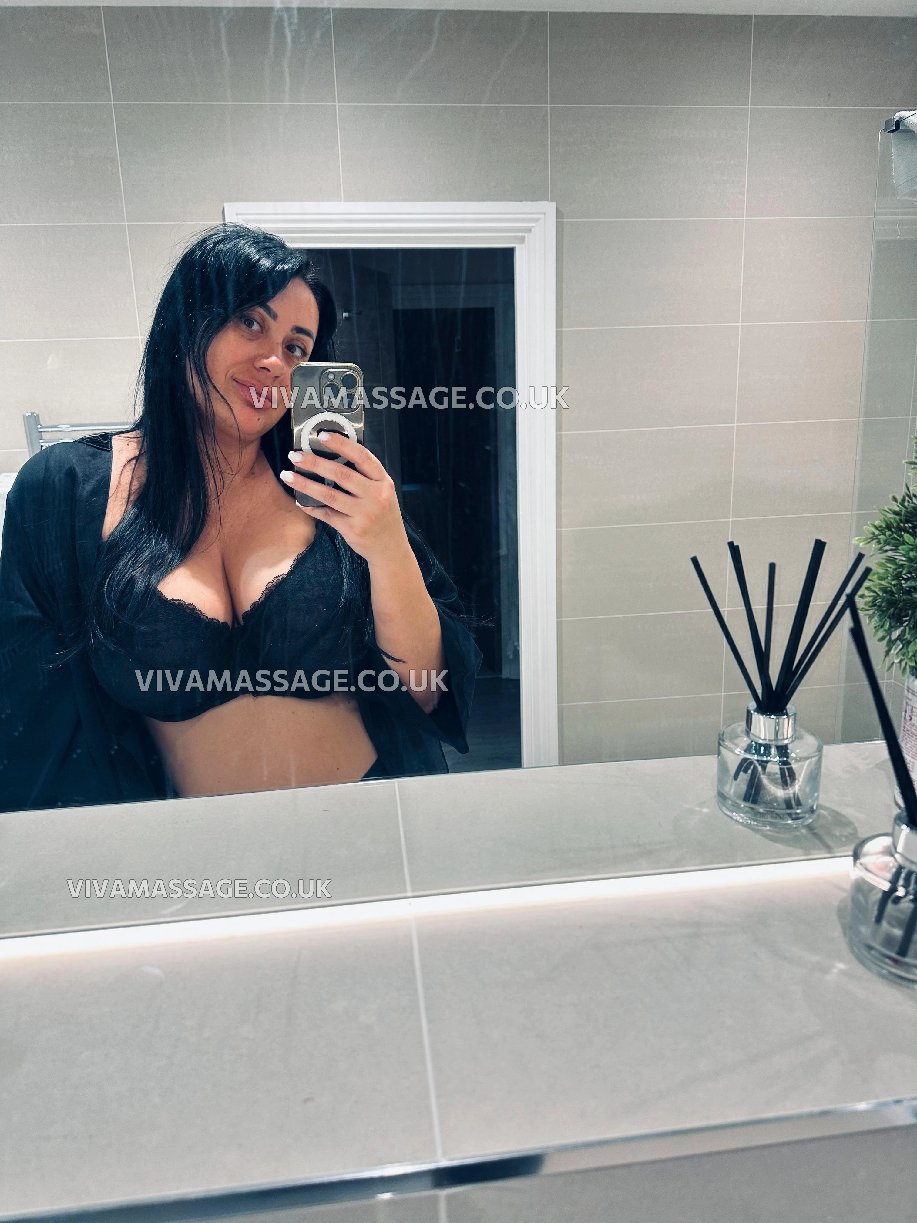 Photo 30 of Hot Annabelle