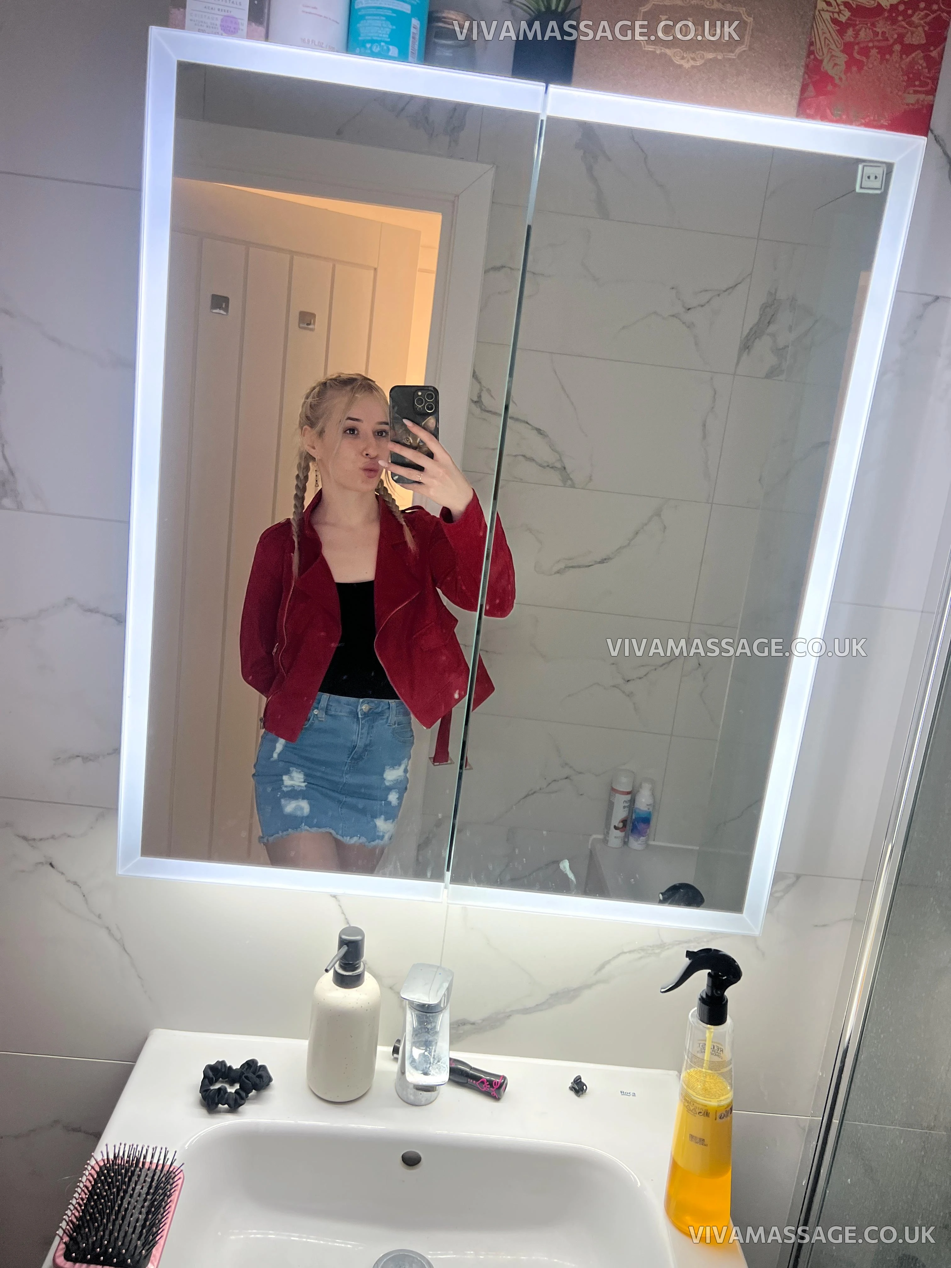 Photo 6 of Christine_white