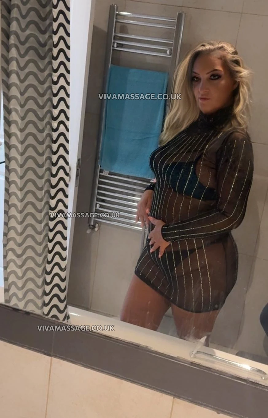 Photo 2 of X Mature Chloe X