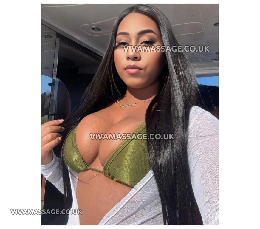 Photo 5 of Alice Trivellatto