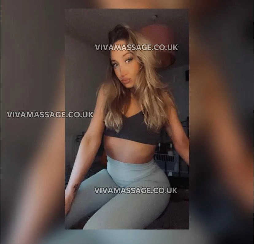 Photo 12 of cassiebabyxx